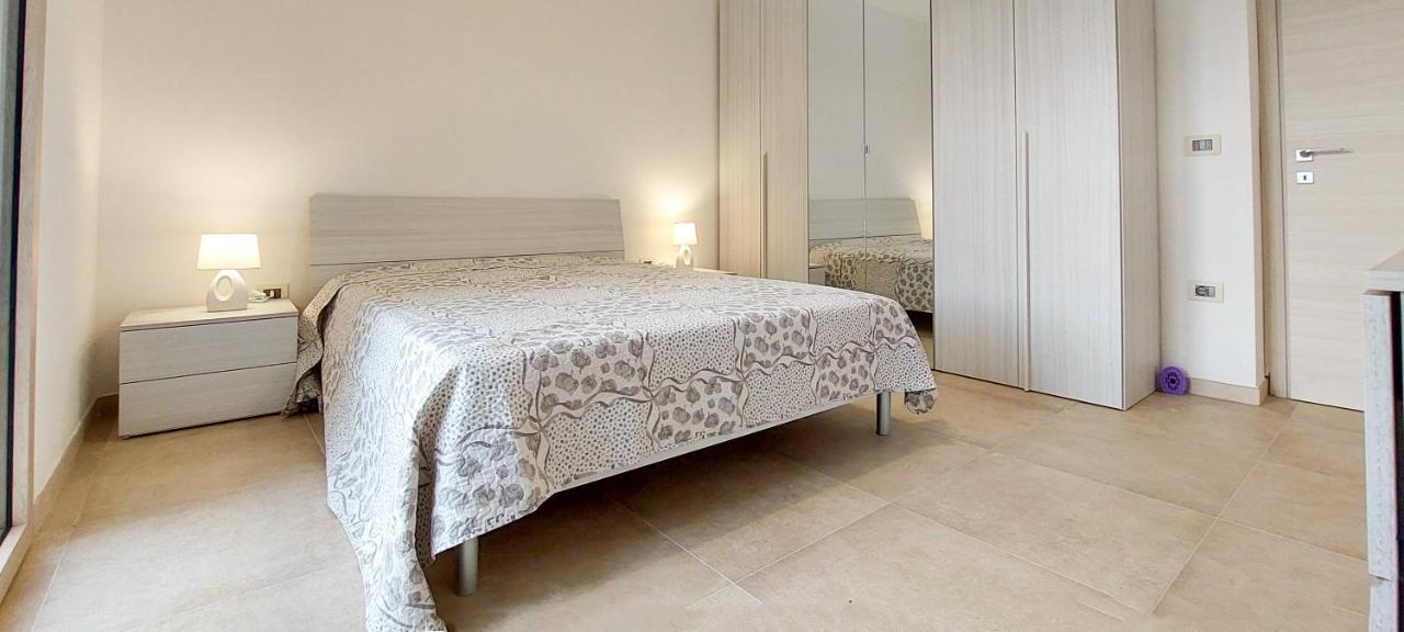 Appartamento Brigida Bilocale 2 Posti Vicino Al Centro San Teodoro  Exterior photo