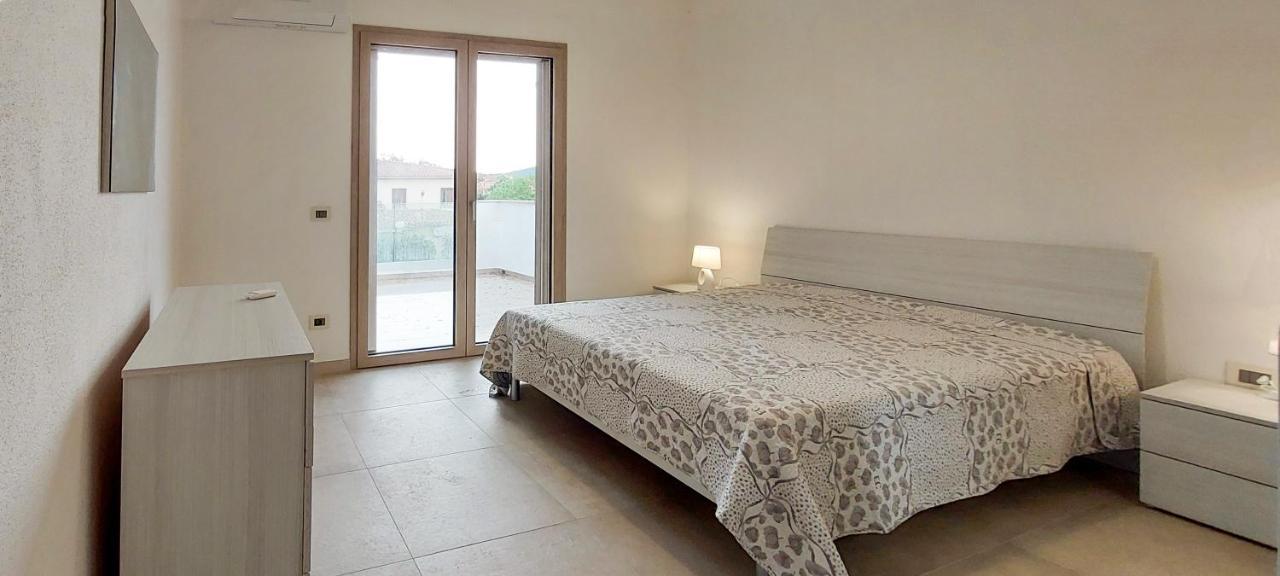 Appartamento Brigida Bilocale 2 Posti Vicino Al Centro San Teodoro  Exterior photo