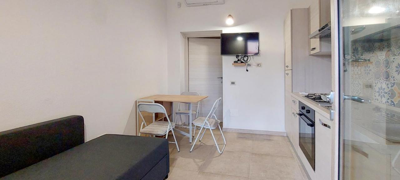 Appartamento Brigida Bilocale 2 Posti Vicino Al Centro San Teodoro  Exterior photo